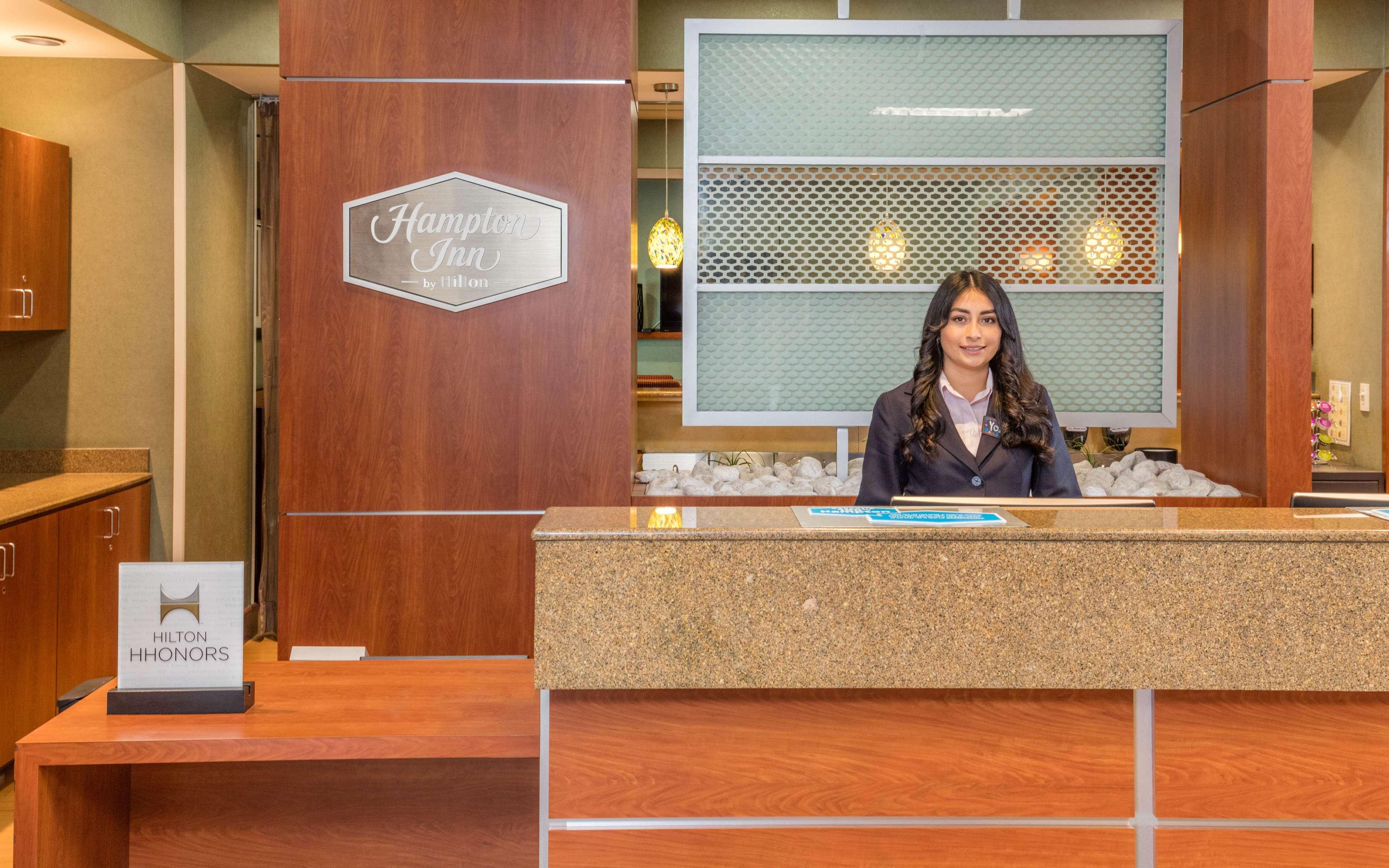 Hampton By Hilton Queretaro Tecnologico Hotel Exterior photo