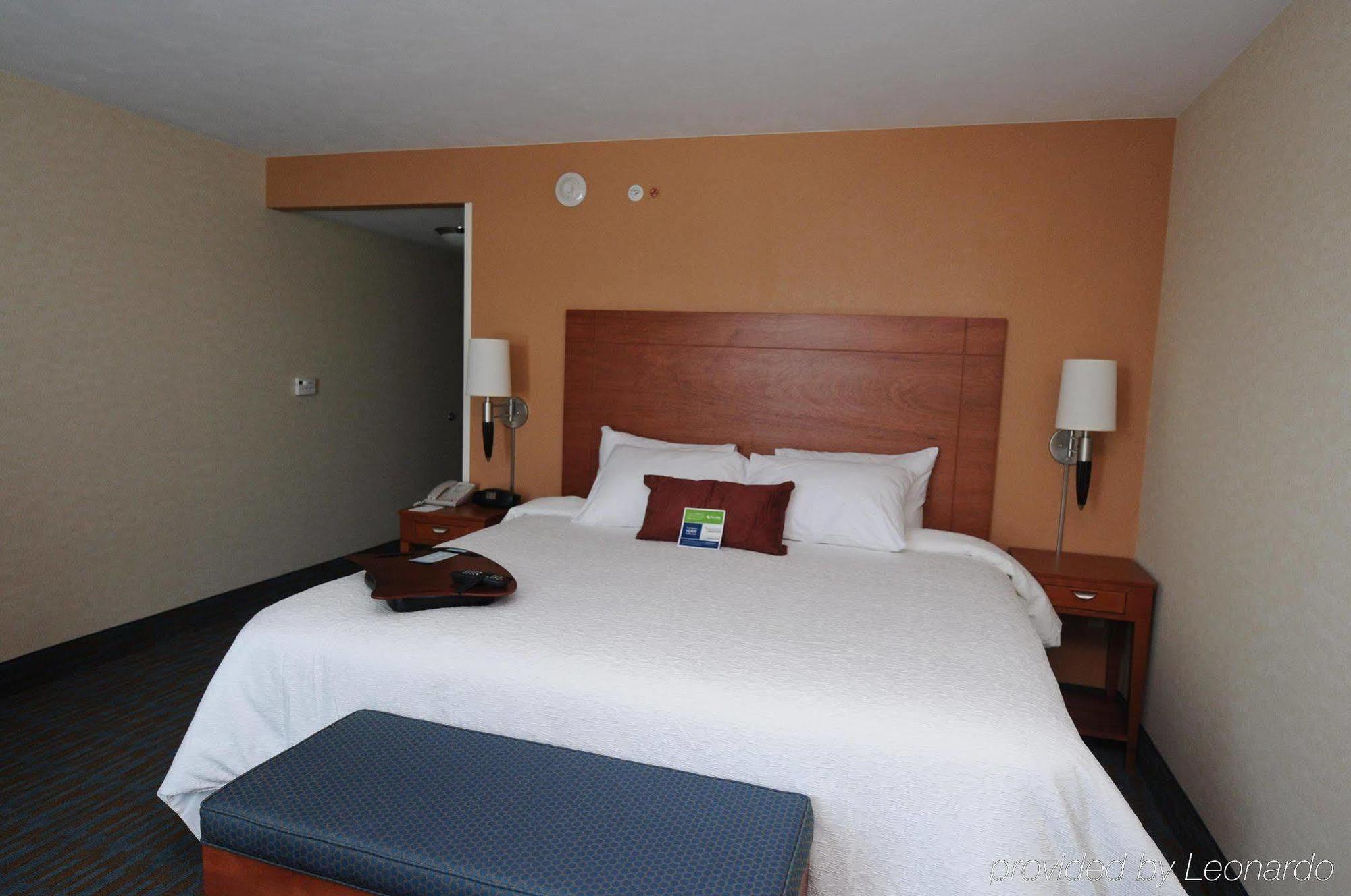 Hampton By Hilton Queretaro Tecnologico Hotel Room photo