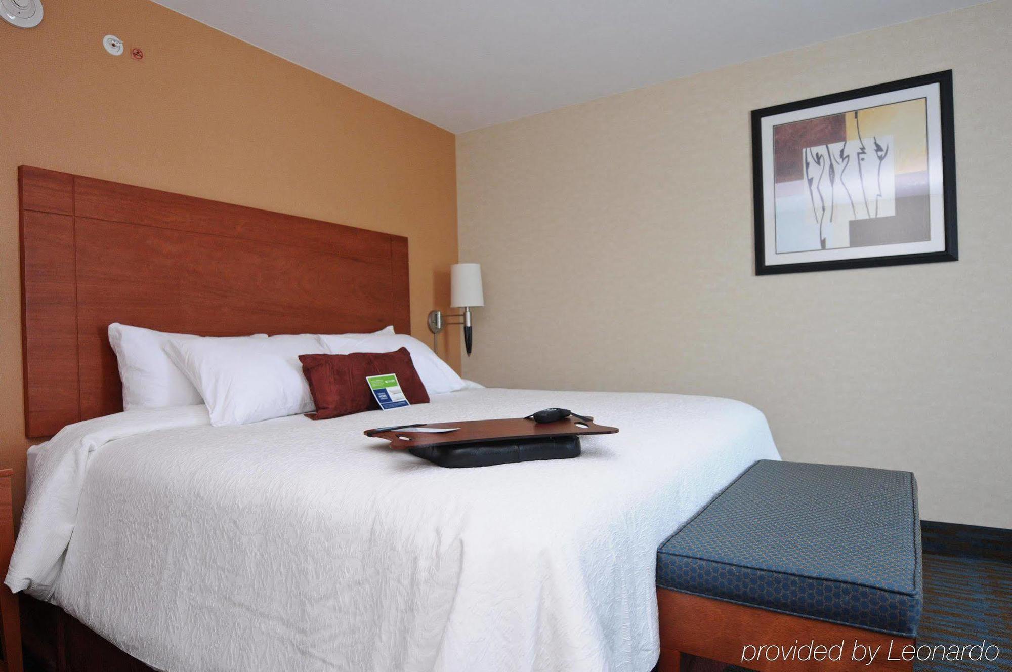 Hampton By Hilton Queretaro Tecnologico Hotel Room photo