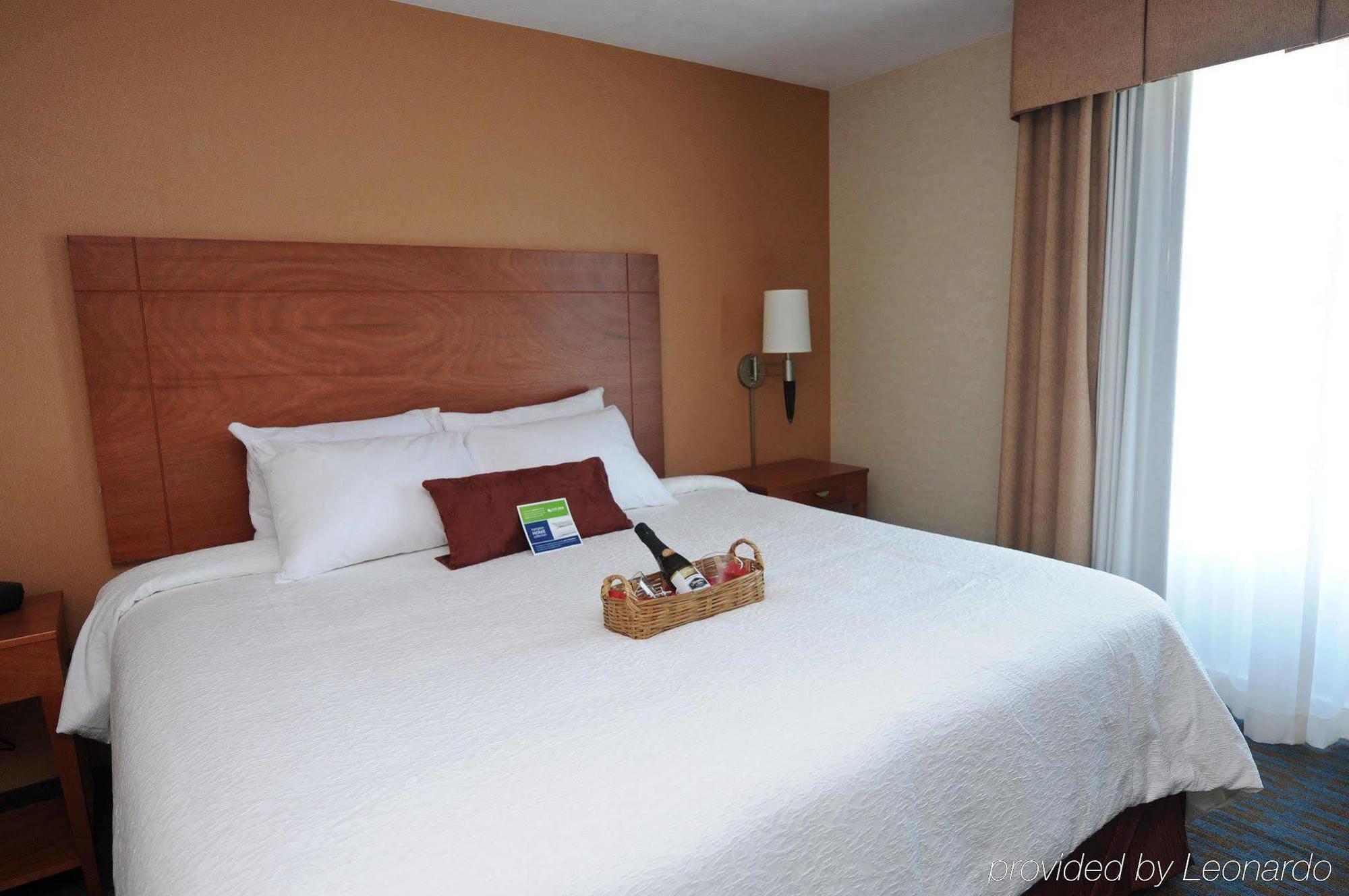 Hampton By Hilton Queretaro Tecnologico Hotel Room photo