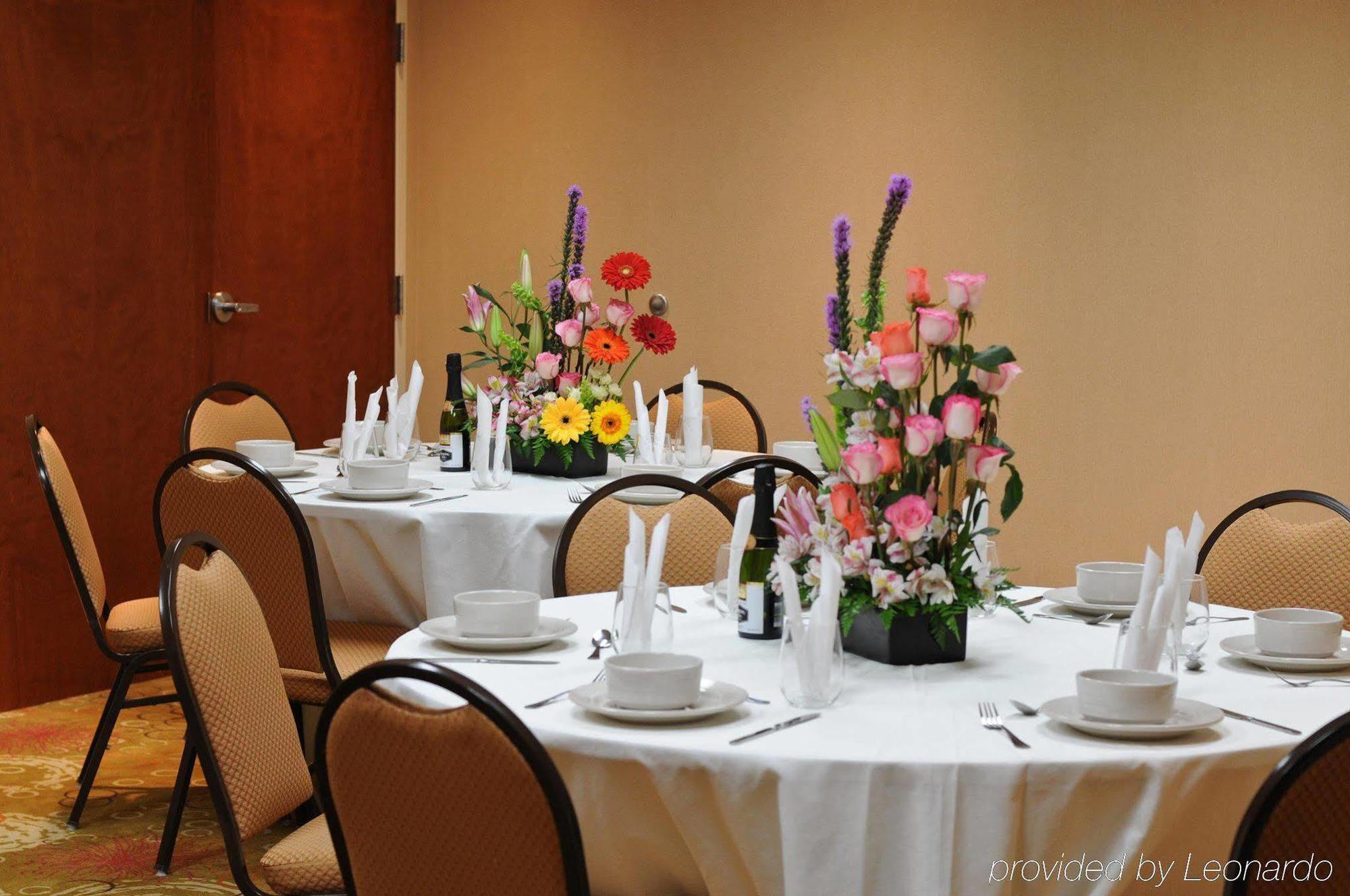 Hampton By Hilton Queretaro Tecnologico Hotel Restaurant photo